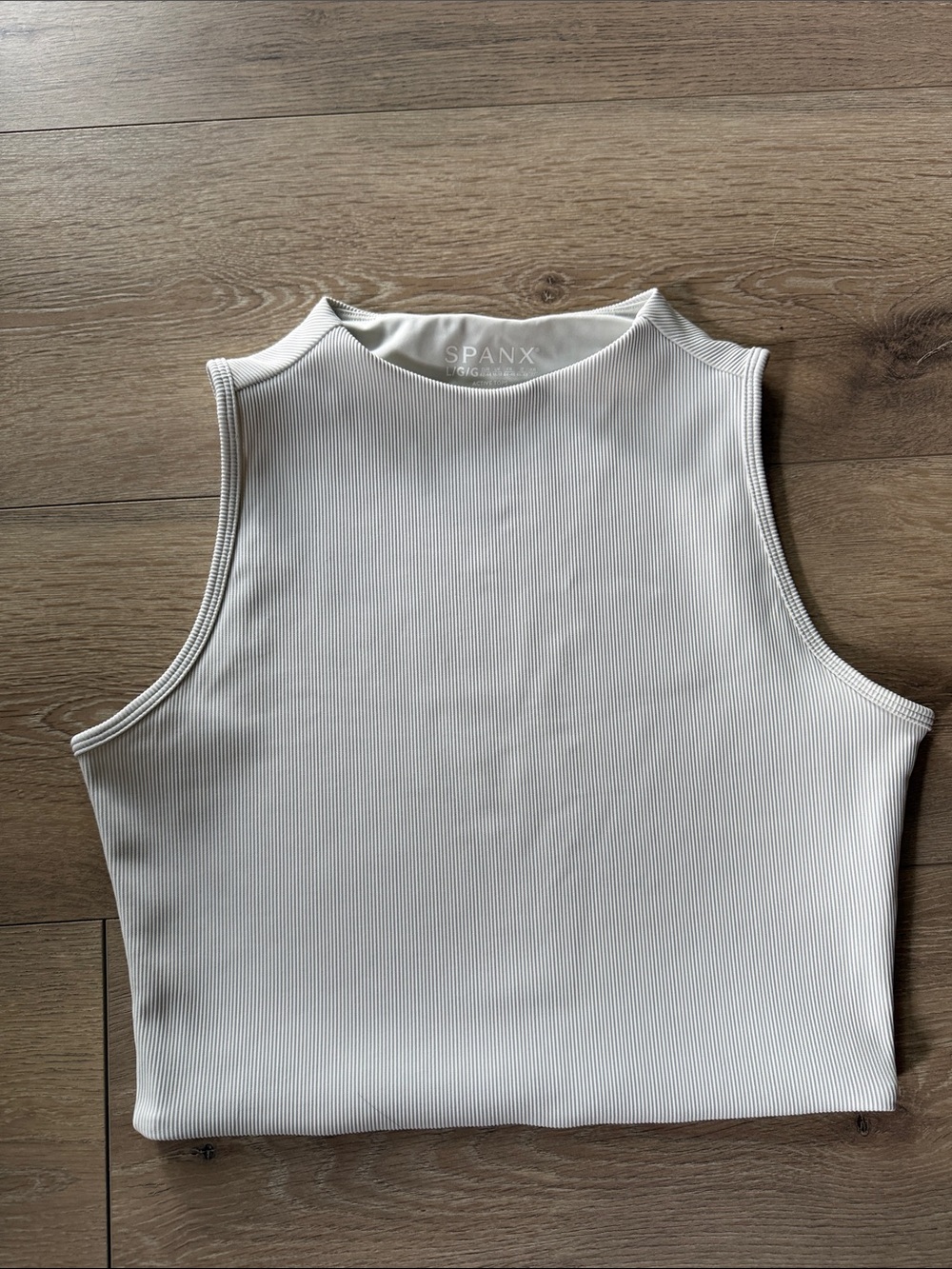 NWOT SPANX Contour Ribbed Mock Neck Crop Tank Top